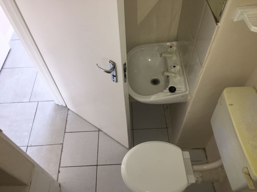 2 Bedroom Property for Sale in Table View Western Cape